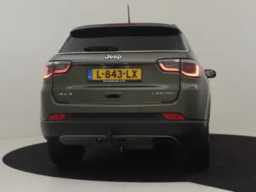 Car image 40