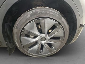 Car image 35