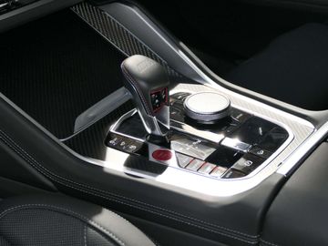 Car image 33