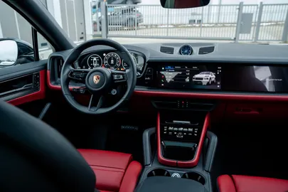 Car image 5