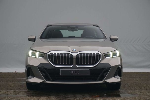 BMW 520i 140 kW image number 2