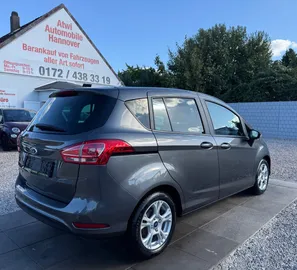 Car image 3