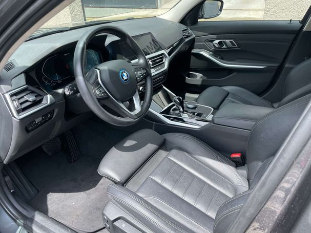 BMW 320 e Touring M Sport 150 kW image number 7