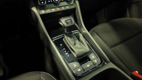 Car image 26