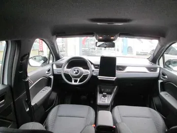 Car image 19