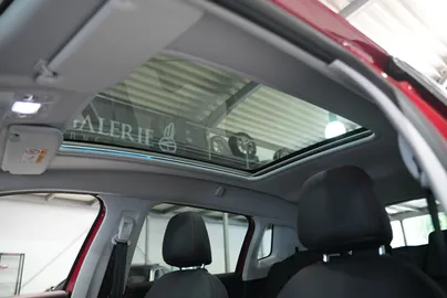 Car image 34