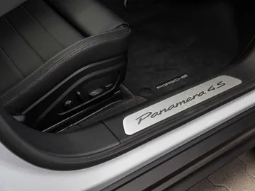 Car image 37