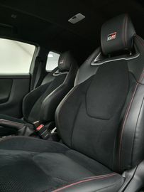 Car image 29