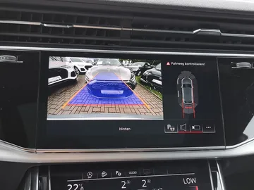 Car image 32