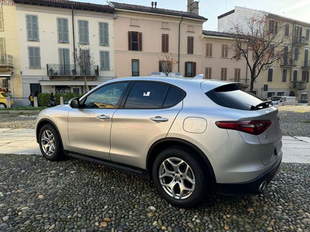 Alfa Romeo Stelvio 2.2 Q4 140 kW image number 4