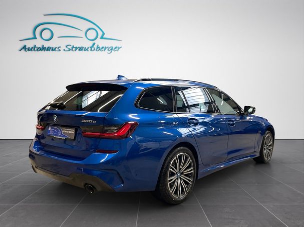 BMW 330e Touring M Sport xDrive 215 kW image number 3