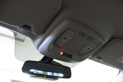 Car image 37