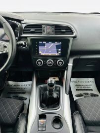 Car image 27