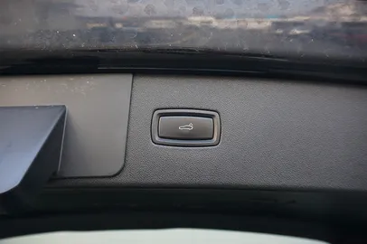 Car image 41