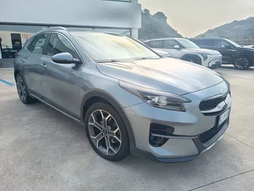 Car image 2