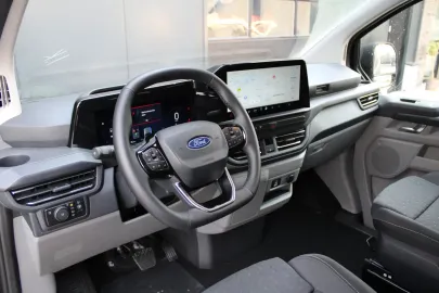 Car image 30