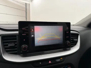 Car image 27