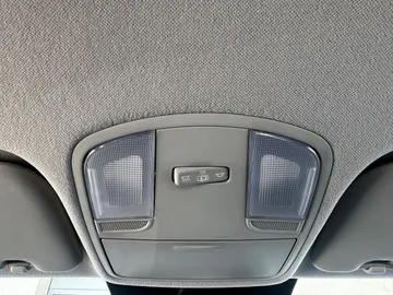 Car image 35