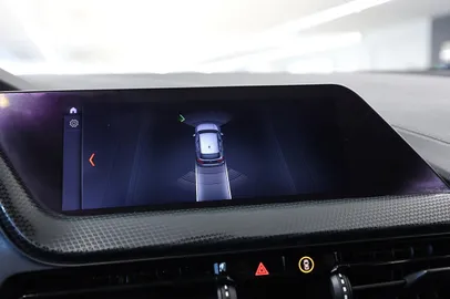 Car image 19