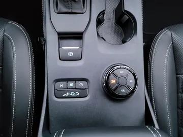 Car image 32