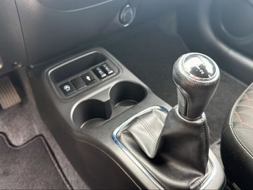 Car image 12