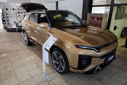 Car image 3