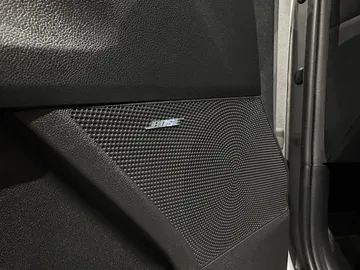 Car image 47
