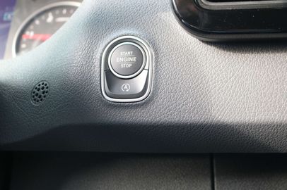 Car image 32