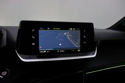 Car image 25