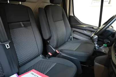 Car image 22