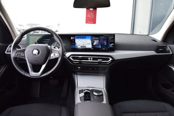 BMW 318i Touring Advantage 115 kW image number 11