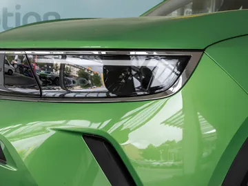 Car image 23