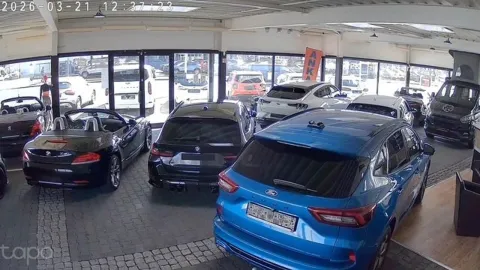 Car image 16