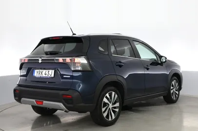Car image 5