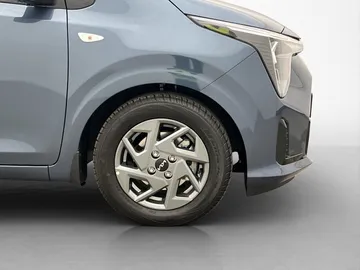 Car image 30