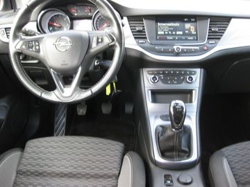 Car image 8