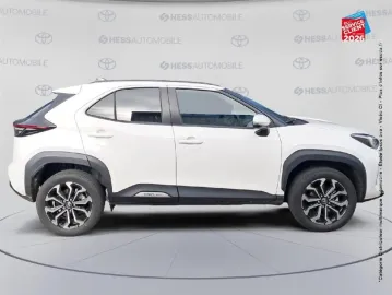 Car image 4