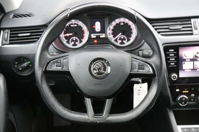 Car image 37