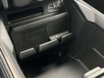 Car image 36