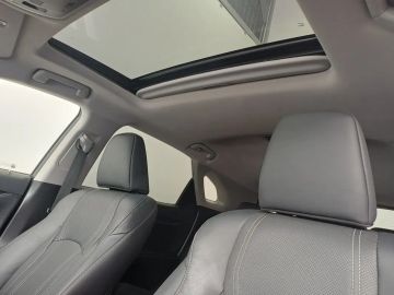 Car image 40