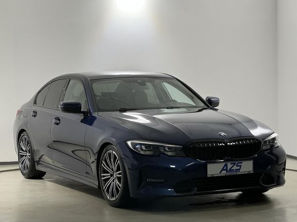 BMW 330i Sport Line 190 kW image number 3