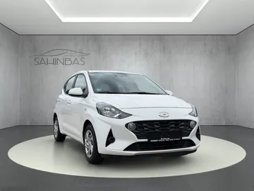 Car image 2
