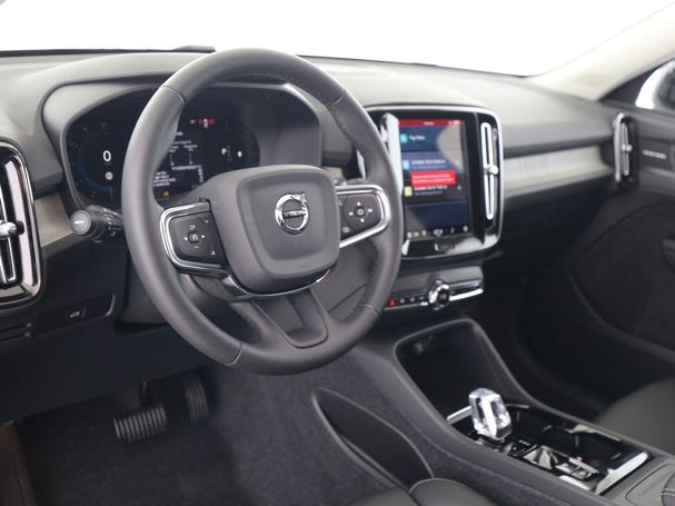 Volvo XC40 Plus Dark 145 kW image number 15