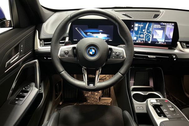 BMW iX1 xDrive30 M Sport 230 kW image number 12