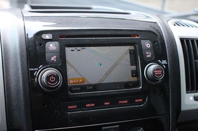 Car image 24