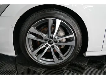 Car image 33