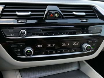 Car image 33