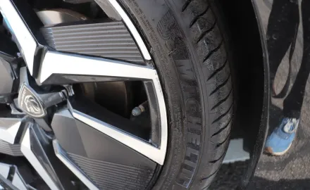 Car image 36