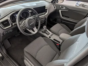 Car image 40