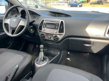 Car image 13